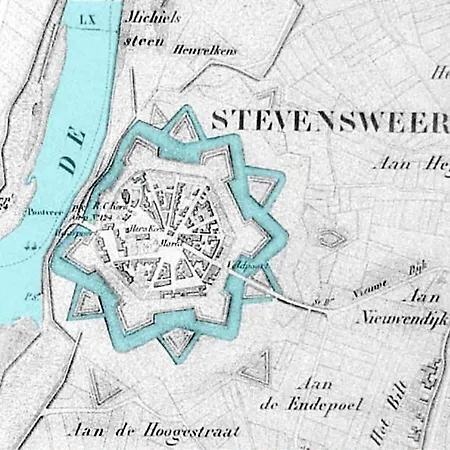 Or Nearby Roermond Outlet Chalet Stevensweert