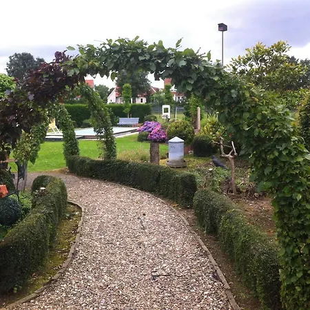 Dağ evi Or Nearby Roermond Outlet Stevensweert